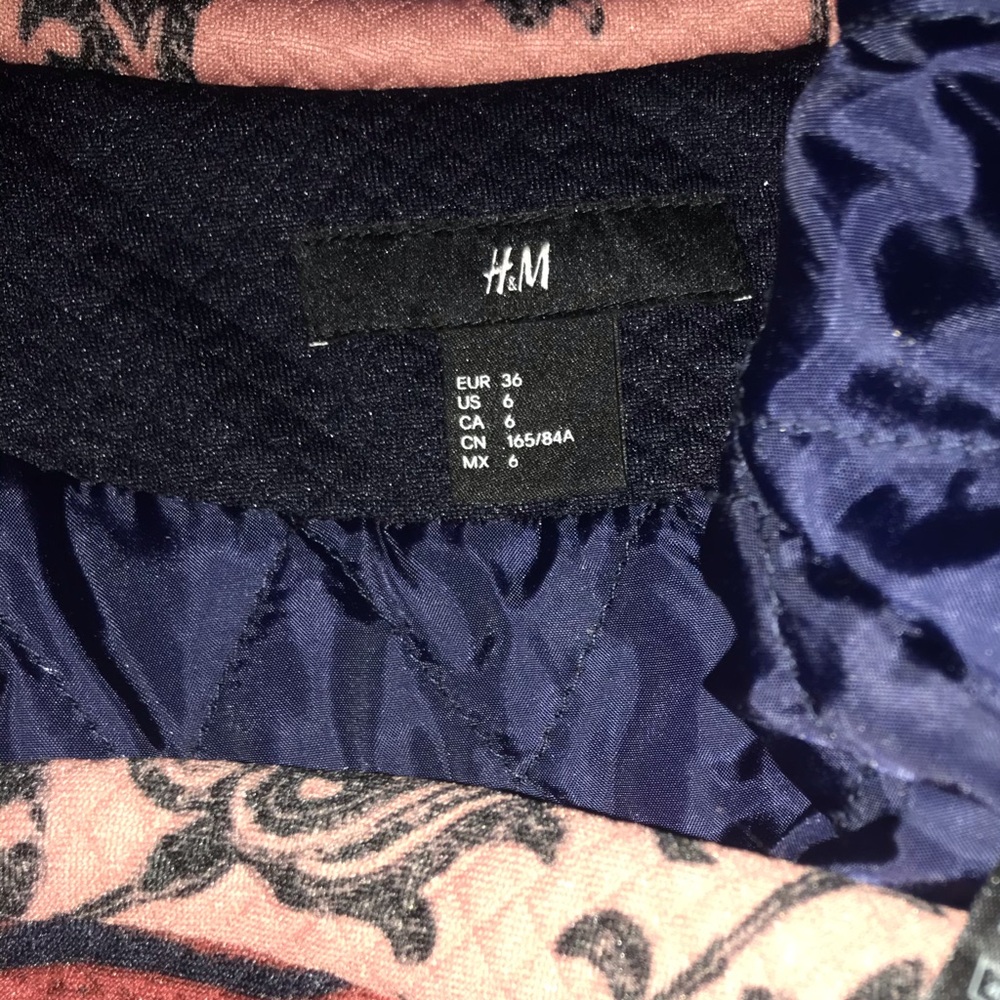 H&M Quilted Floral Tapestry Bomber Puffer Jacket - Picture 4 of 7
